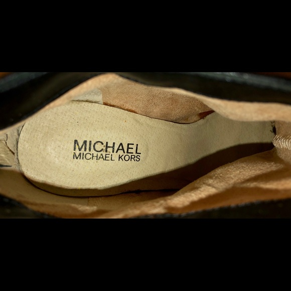 Michael Kors Leopard Print Booties. Size 9 - Picture 7 of 7